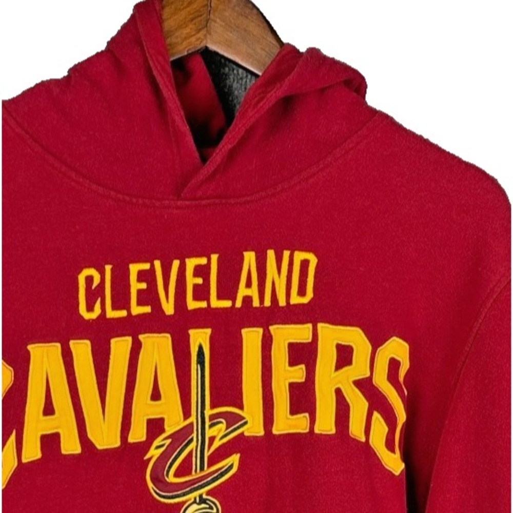 NBA Cleveland Cavaliers Hoodie Mens M Red Yellow Basketball Pullover Sweatshirt